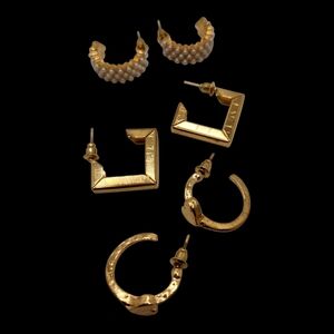 Womwns Gold And Pearl Earring Set Trio